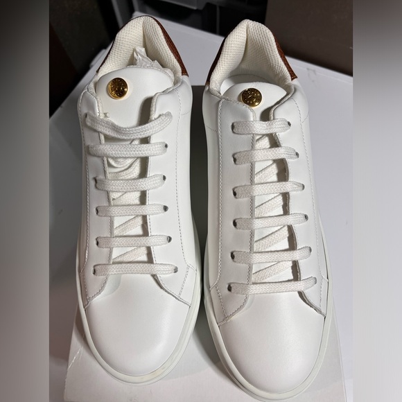 NIB Longchamp leather Tennis Shoes available in sizes 40 and 41
NIB - Picture 7 of 9